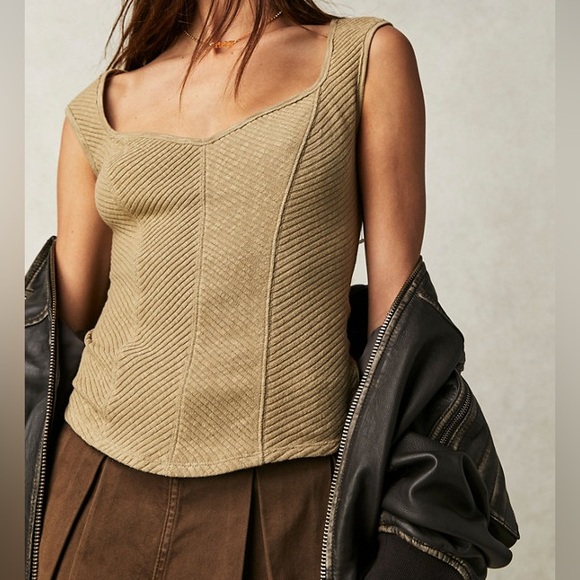 We The Free Tops - We The Free Boss Babe Top in Cobra